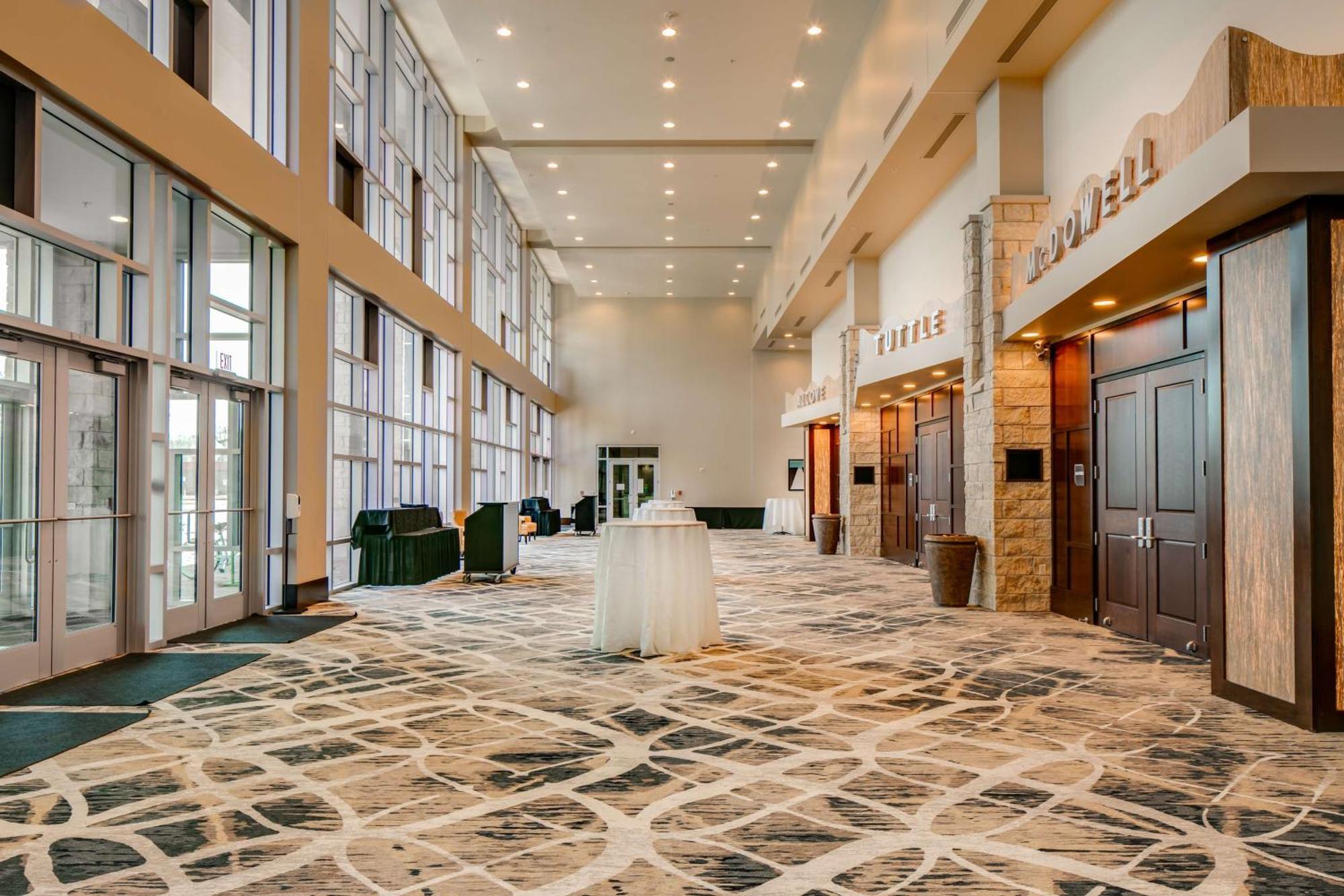 Hilton Garden Inn Manhattan Kansas Exterior photo