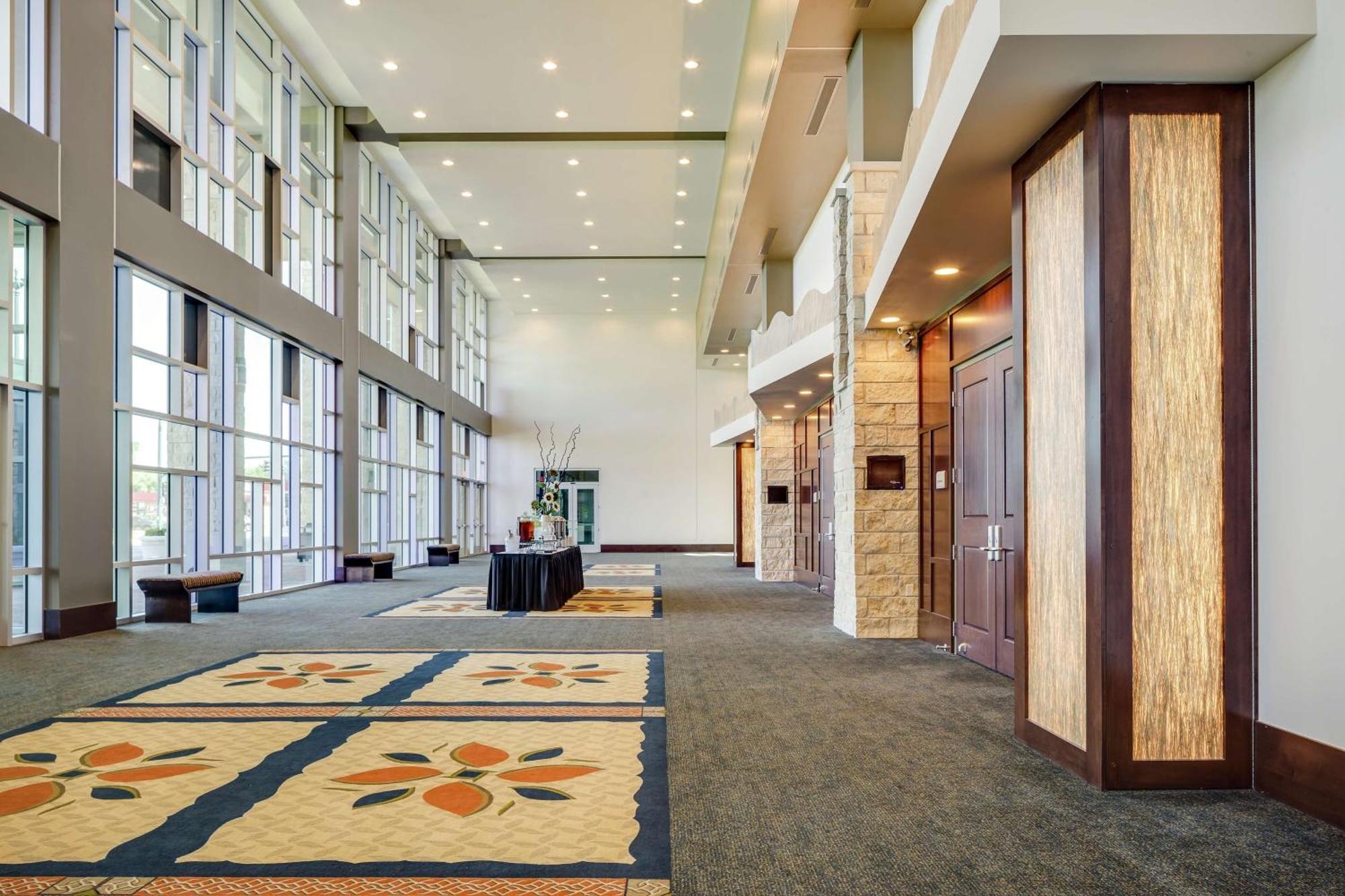 Hilton Garden Inn Manhattan Kansas Exterior photo