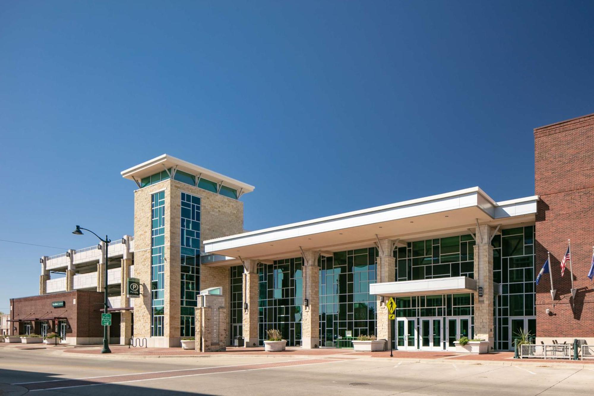 Hilton Garden Inn Manhattan Kansas Exterior photo