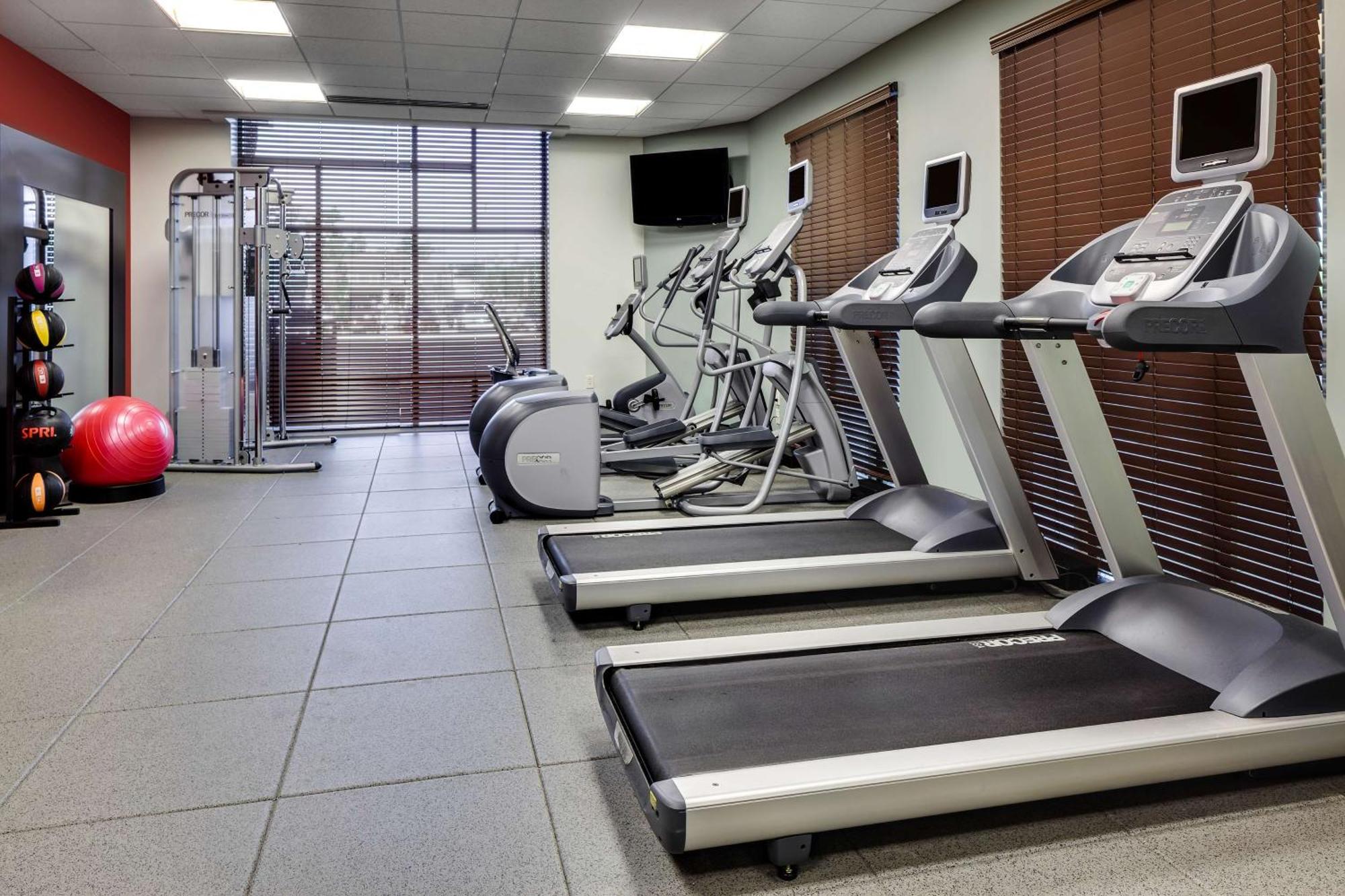 Hilton Garden Inn Manhattan Kansas Exterior photo